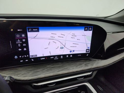 Used 2025 Audi Q5 Premium Plus w/ Premium Plus AWD/4WD image 13