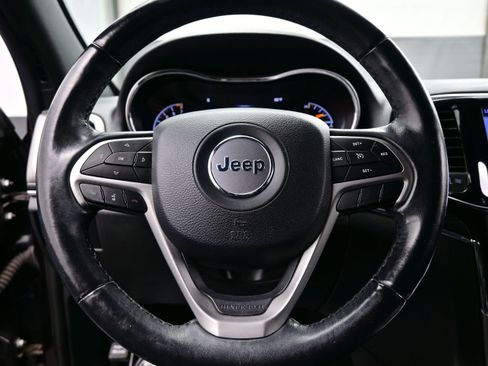 Used 2019 Jeep Grand Cherokee Limited AWD/4WD image 23