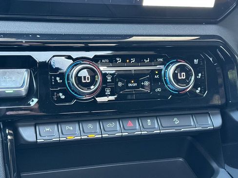New 2026 GMC Sierra 1500 AT4 w/ AT4 Premium Package AWD/4WD image 19