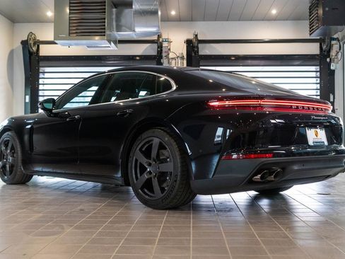 New 2026 Porsche Panamera 4 image 3