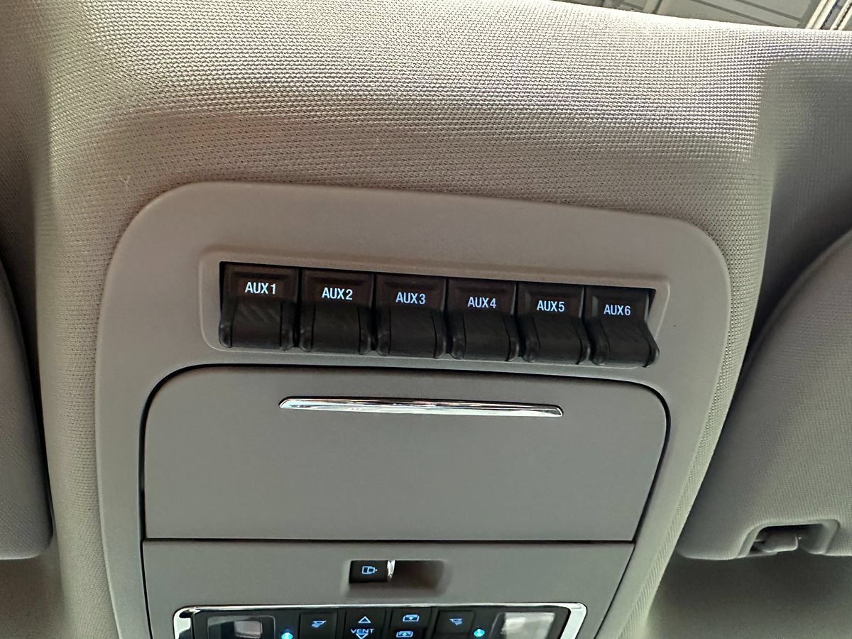 Used 2024 Ford F350 Lariat w/ Lariat Ultimate Package AWD/4WD image 50