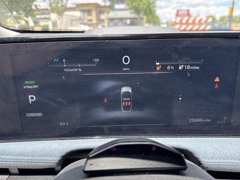 Used 2024 Nissan Ariya AWD image 10