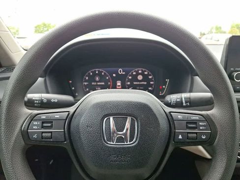 Certified 2025 Honda Accord LX image 16