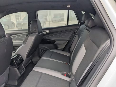 Used 2023 Volkswagen ID.4 Pro S image 16