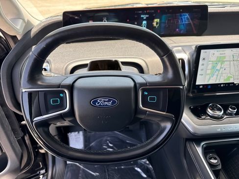 Certified 2025 Ford Expedition Max Platinum AWD/4WD image 16
