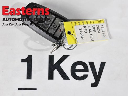 Used 2022 Lincoln Nautilus FWD w/ Premium Package image 28