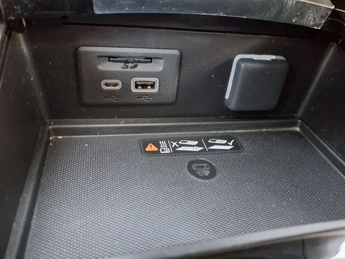 Used 2023 Buick Envision Avenir AWD/4WD image 11