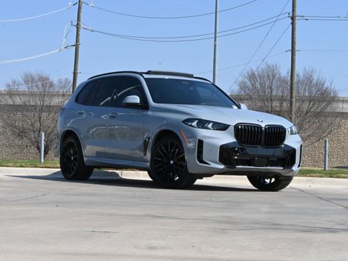 Certified 2024 BMW X5 xDrive40i w/ M Sport Package image 2