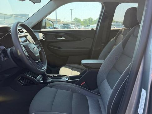 Used 2023 Chevrolet TrailBlazer LT FWD image 12
