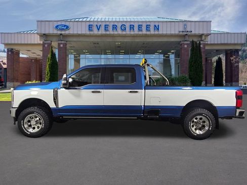 New 2025 Ford F350 Lariat w/ Lariat Ultimate Package AWD/4WD image 4