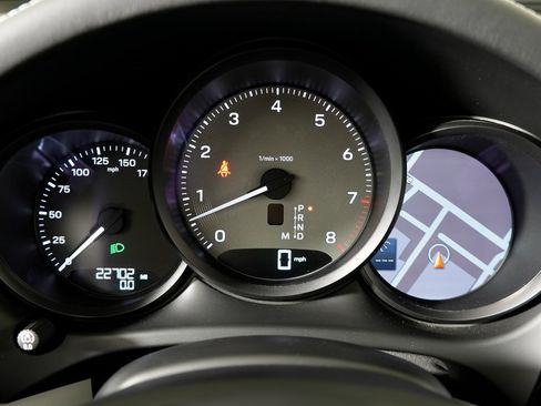 Certified 2023 Porsche Macan S image 19