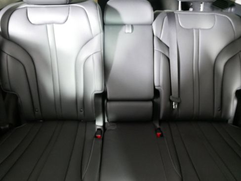 Used 2025 Genesis GV80 2.5T Standard image 13