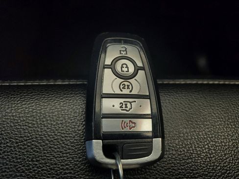 Used 2020 Ford Explorer XLT w/ Equipment Group 202A image 32