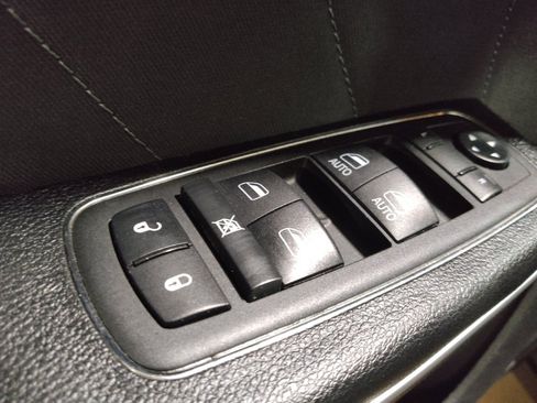 Used 2019 Dodge Charger SXT AWD/4WD image 27