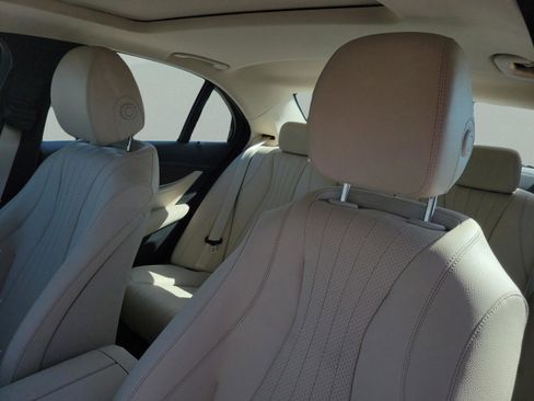 Used 2022 Mercedes-Benz E 350 4MATIC Sedan image 16