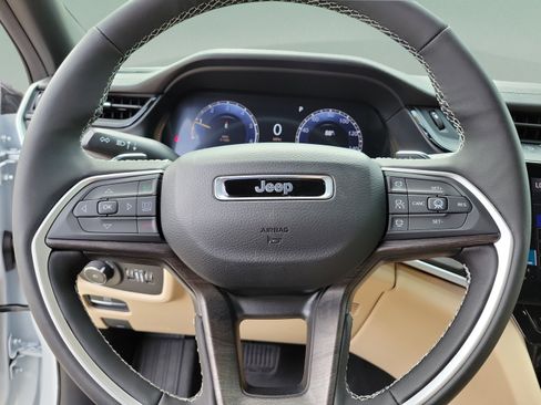 Certified 2026 Jeep Grand Cherokee L Limited AWD/4WD image 16