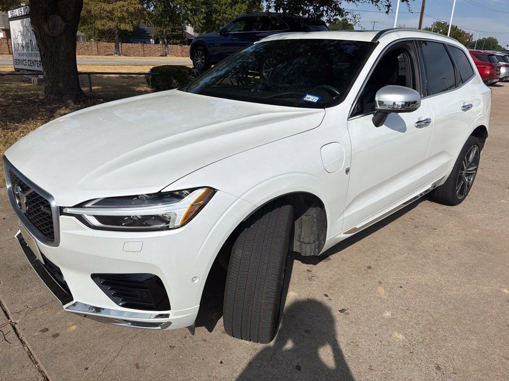 Used 2019 Volvo XC60 T8 R-Design AWD/4WD image 2
