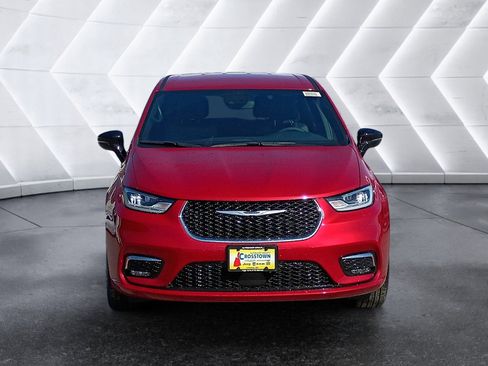 New 2026 Chrysler Pacifica Select image 9