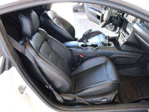 Used 2017 Ford Mustang GT Premium w/ GT Performance Package RWD image 29