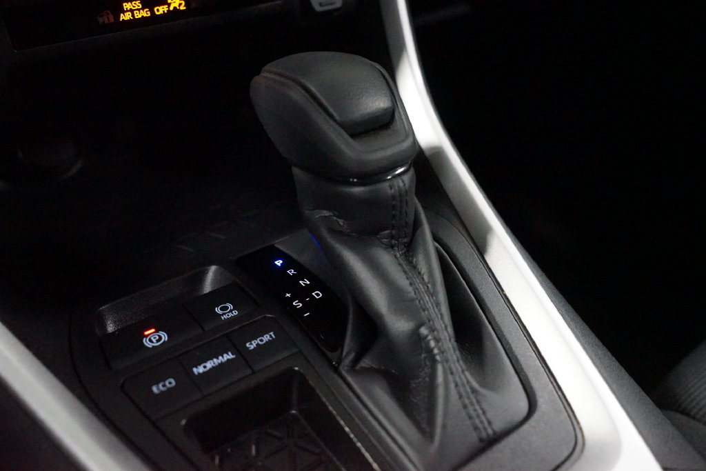 Certified 2025 Toyota RAV4 LE FWD image 21