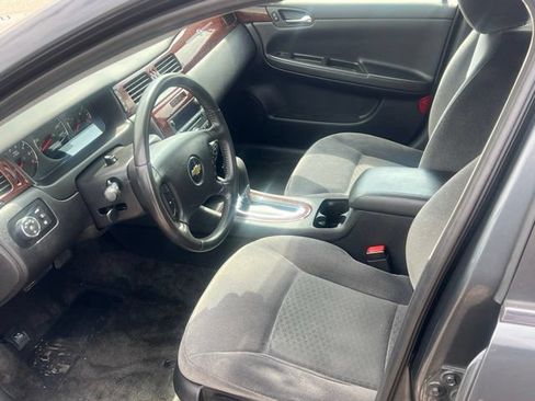 Used 2011 Chevrolet Impala LT FWD image 5
