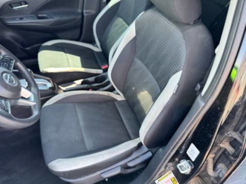 Used 2021 Nissan Versa SV image 11