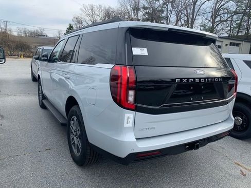 New 2025 Ford Expedition Active image 14