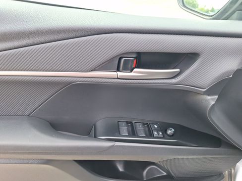 Used 2025 Toyota Camry SE w/ Convenience Package image 17