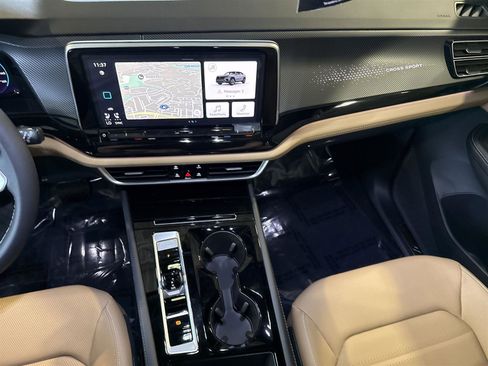 New 2025 Volkswagen Atlas Cross Sport SEL image 24