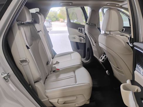 Used 2025 Kia Sorento S w/ Panoramic Sunroof Package FWD image 42