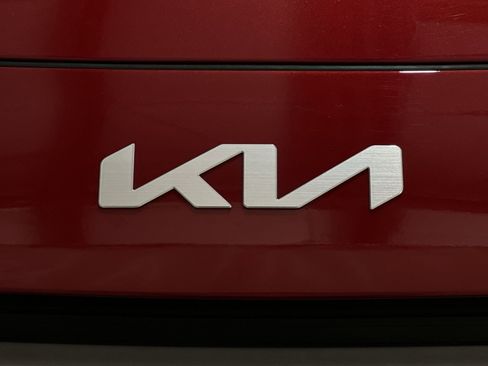 Used 2024 Kia Niro LX FWD image 20