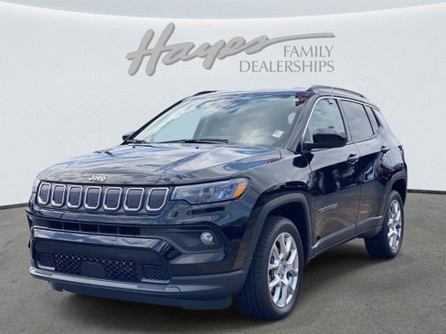 Used 2022 Jeep Compass Latitude image 10