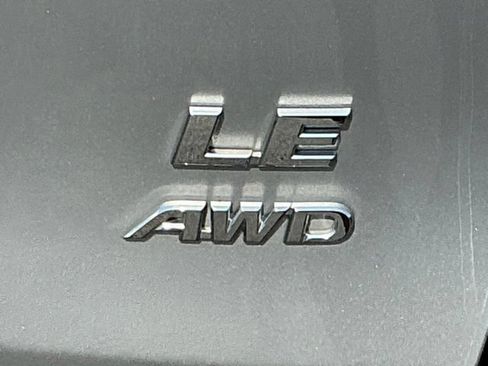 Used 2025 Toyota RAV4 LE AWD/4WD image 12
