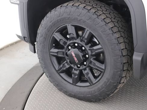 Used 2024 GMC Sierra 2500 AT4 w/ AT4 Premium Plus Package AWD/4WD image 13