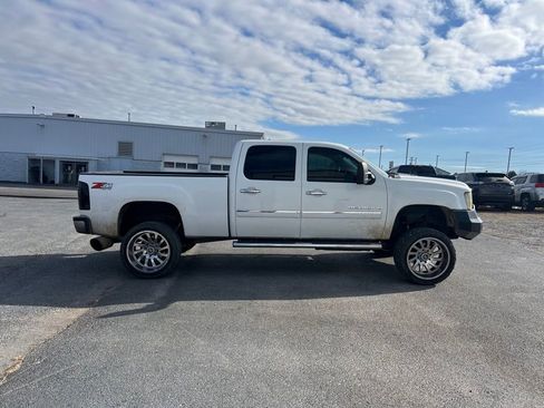 Used 2014 GMC Sierra 2500 Denali w/ Suspension Package, Off-Road image 4