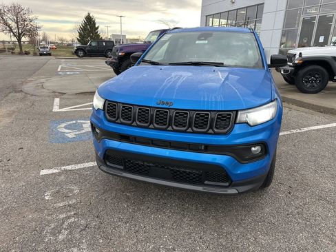 New 2026 Jeep Compass Latitude image 10