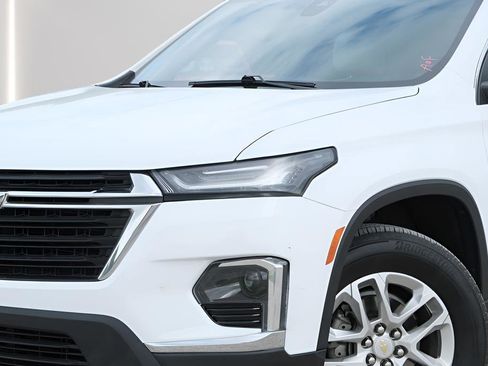 Used 2023 Chevrolet Traverse LS image 38