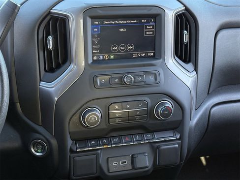 Certified 2024 Chevrolet Silverado 1500 Custom image 16