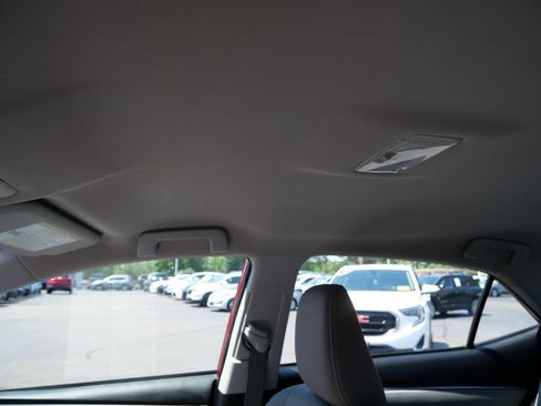 Used 2016 Toyota Corolla LE FWD image 12