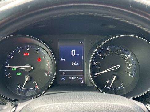 Used 2019 Toyota C-HR XLE image 28