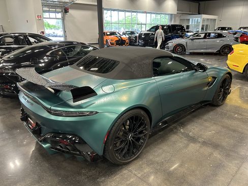 Used 2023 Aston Martin V8 Vantage Roadster RWD image 3