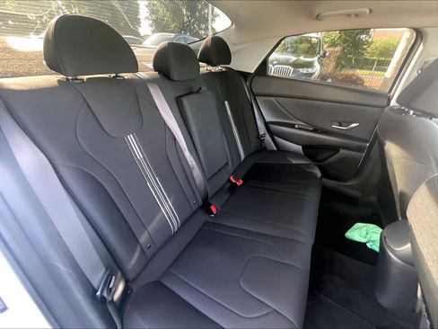 Used 2021 Hyundai Elantra SEL w/ Convenience + Premium Package image 29