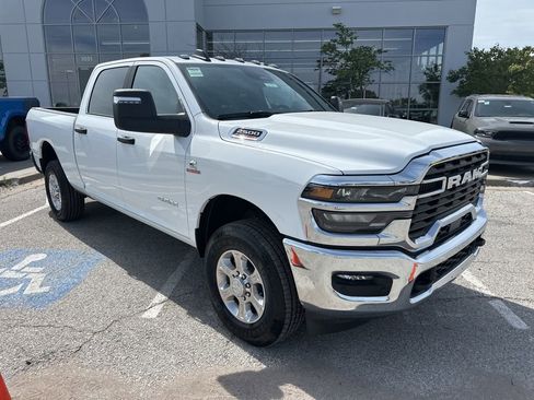 New 2025 RAM 2500 Big Horn AWD/4WD image 6