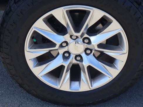 Used 2019 Chevrolet Silverado 1500 LTZ w/ LTZ Plus Package AWD/4WD image 17