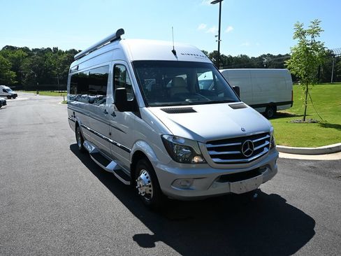 Used 2014 Mercedes-Benz Sprinter 3500 image 25