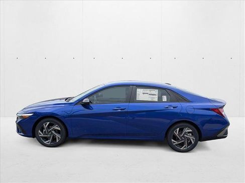 New 2025 Hyundai Elantra Sport image 5