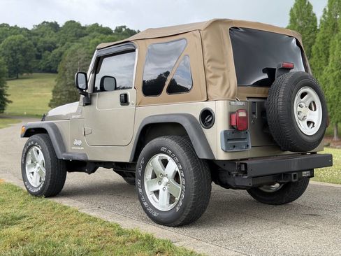 Used 2004 Jeep Wrangler 4WD w/ Dual Top Group image 15