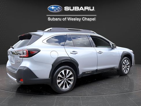 Used 2025 Subaru Outback Touring w/ Popular Package #2 AWD/4WD image 7
