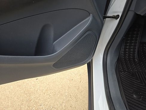 Used 2019 Chevrolet Bolt LT image 33