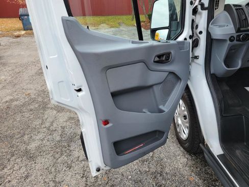 Used 2016 Ford Transit 150 XLT image 16